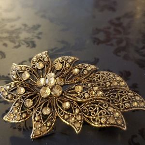 Vintage Gold Brooch with Rhinestones NWOT!